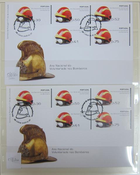 0265 (285).jpg -     Lote:    265      Colecção Especializada - Etiquetas      Lotes Especiais       Descrição:      1981/2010 &mdash; Etiquetas.   Coleção composta por 12 álbuns com etiquetas desde percursoras e Framas até 2010, com provas, erros, FDC's, etiquetas novas e usadas, sobrescritos circulados, variedades de impressão e papéis. Importante estudo. Lote a ver.        Lote ETQ       Valor Base:     &euro; 3000,00     Valor Venda:     &euro;      